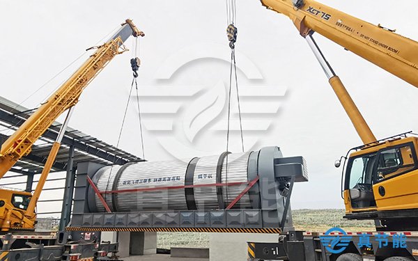 造紙污泥干化機吊裝現(xiàn)場 造紙污泥干化機吊裝現(xiàn)場